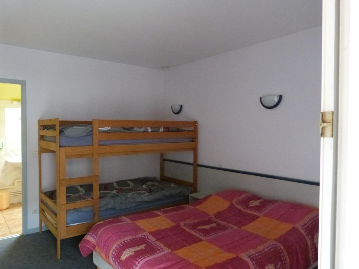 Leader Hotel Foucherans  Luaran gambar